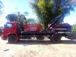 Caminhão com Caçamba